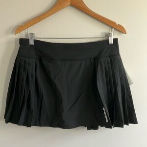 Reebok Women's Black Pleated Skort size Large